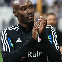 Atiba Hutchinson height profile photo
