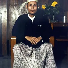 Aung San height profile photo