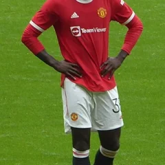 Axel Tuanzebe height profile photo