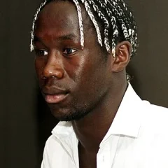 Bacary Sagna height profile photo