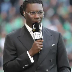 Bafétimbi Gomis height profile photo