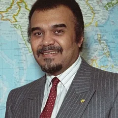 Bandar bin Sultan Al Saud height profile photo