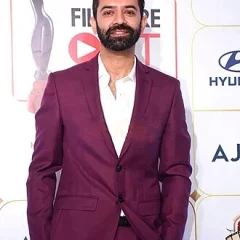Barun Sobti height profile photo