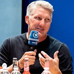 Bastian Schweinsteiger height profile photo