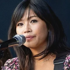 Beabadoobee height profile photo