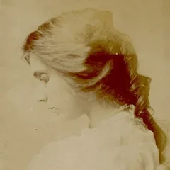 Beatrice Wood height profile photo