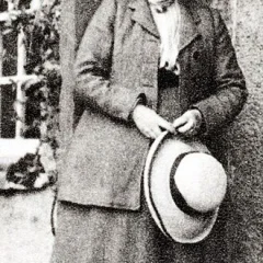 Beatrix Potter height profile photo