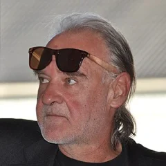 Béla Tarr height profile photo
