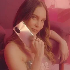 Belinda Peregrín height profile photo