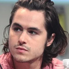 Ben Schnetzer height profile photo