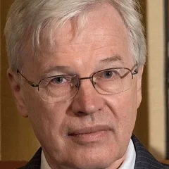Bengt Holmström height profile photo