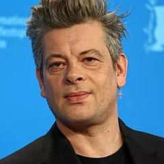 Benjamin Biolay height profile photo