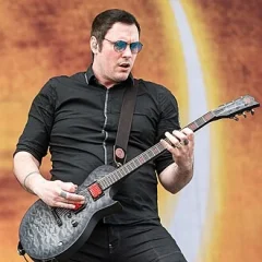 Benjamin Burnley height profile photo