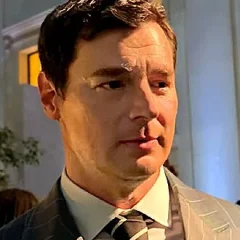 Benjamin Walker (actor) height profile photo