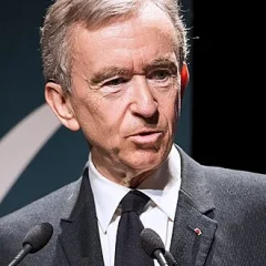 Bernard Arnault height profile photo