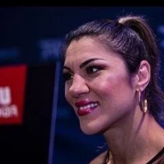 Bethe Correia height profile photo