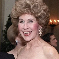 Betsy Bloomingdale height profile photo