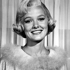 Beverley Owen height profile photo