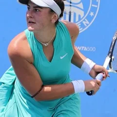Bianca Andreescu height profile photo