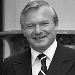 Bill Davis height profile photo