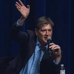 Bill Lawrence (TV producer) height profile photo
