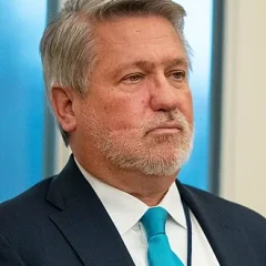 Bill Shine height profile photo