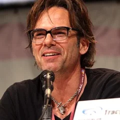 Billy Burke (actor) height profile photo