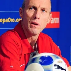 Bob Bradley height profile photo