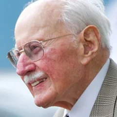 Bob Hoover height profile photo