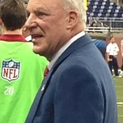 Bob McNair height profile photo