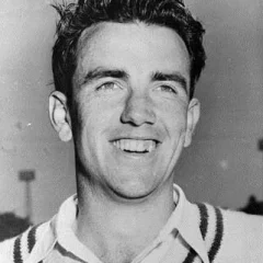 Bob Simpson (cricketer) height profile photo
