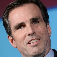 Bob Woodruff height profile photo
