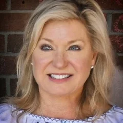 Bonnie Crombie height profile photo