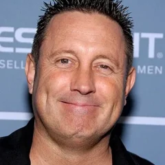 Brad Armstrong (director) height profile photo