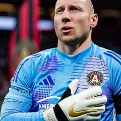 Brad Guzan height profile photo