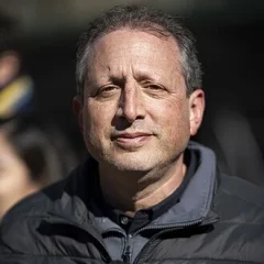 Brad Lander height profile photo