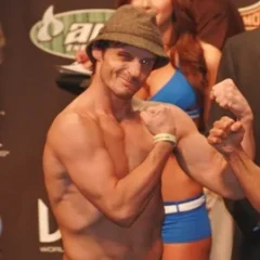 Brad Pickett height profile photo