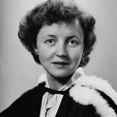 Brenda Swinbank height profile photo