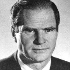 Brendan Byrne height profile photo