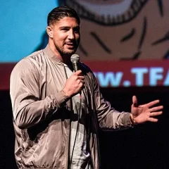 Brendan Schaub height profile photo