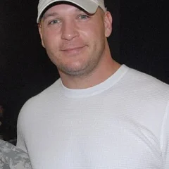 Brian Urlacher height profile photo
