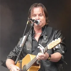 Bruce Guthro height profile photo