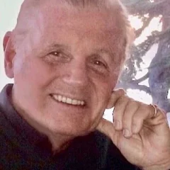 Bruce Johnston height profile photo
