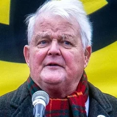 Bruce Kent height profile photo