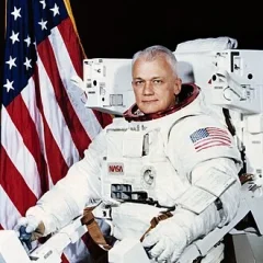 Bruce McCandless II height profile photo