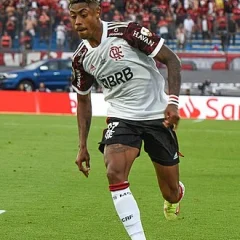 Bruno Henrique (footballer, born 1990) height profile photo