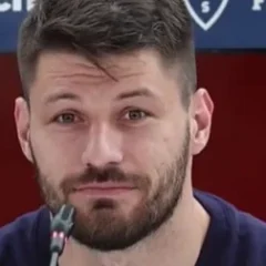 Bruno Petković height profile photo