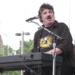 Burton Cummings height profile photo