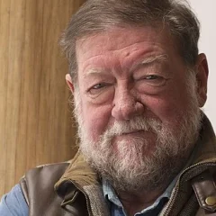 C. W. Nicol height profile photo