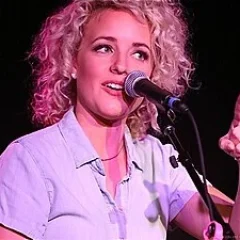 Cam (singer) height profile photo